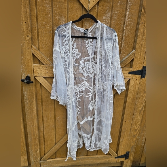 Calstyle Other - Mesh Embroidered Lace Kimono